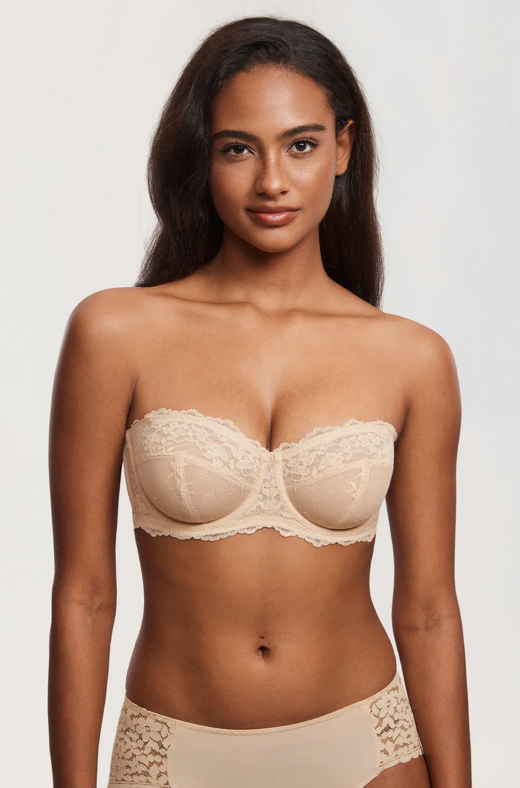 Romantic Lace Strapless Bra