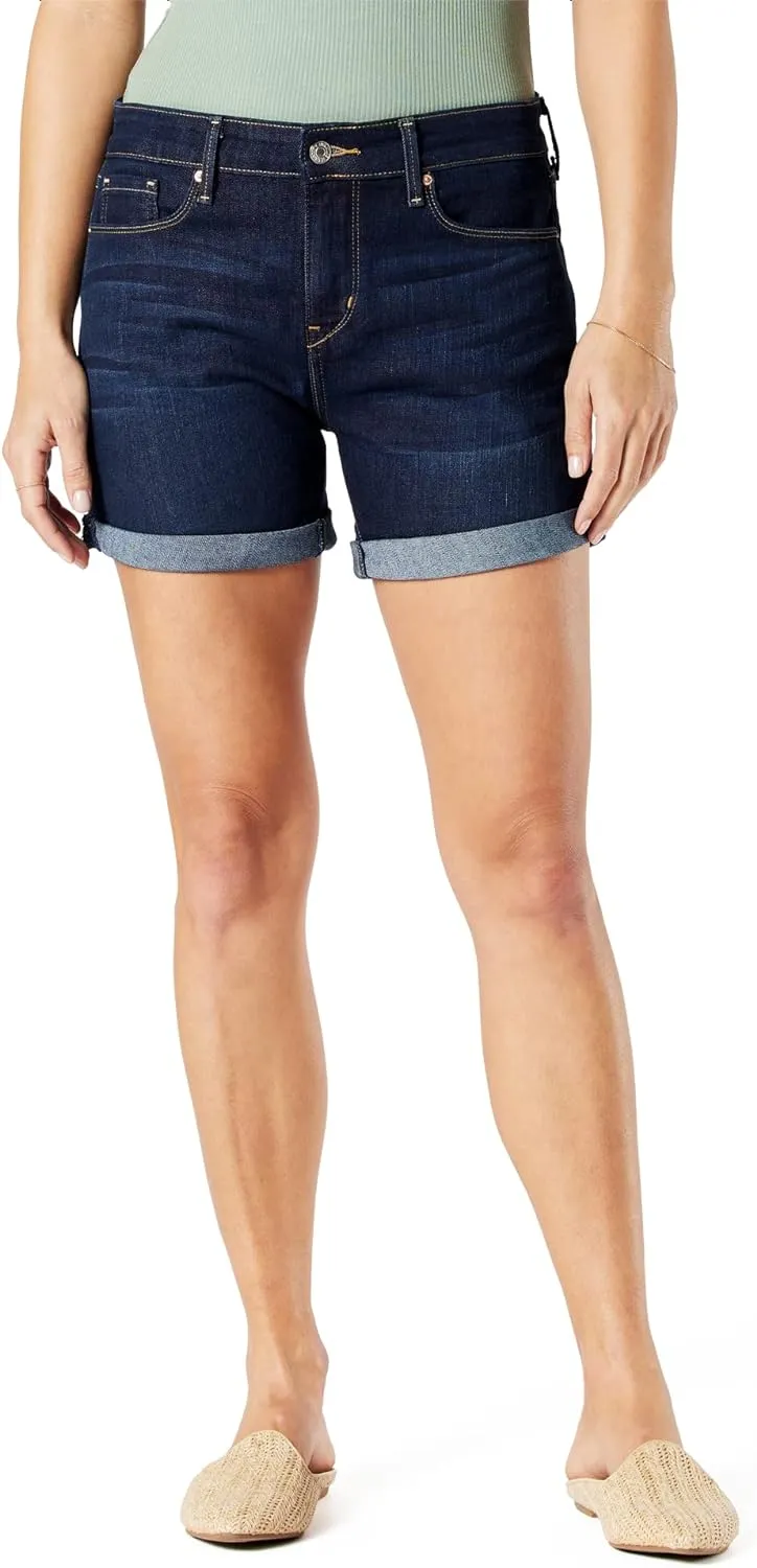 Woman Casual Mid Length Shorts